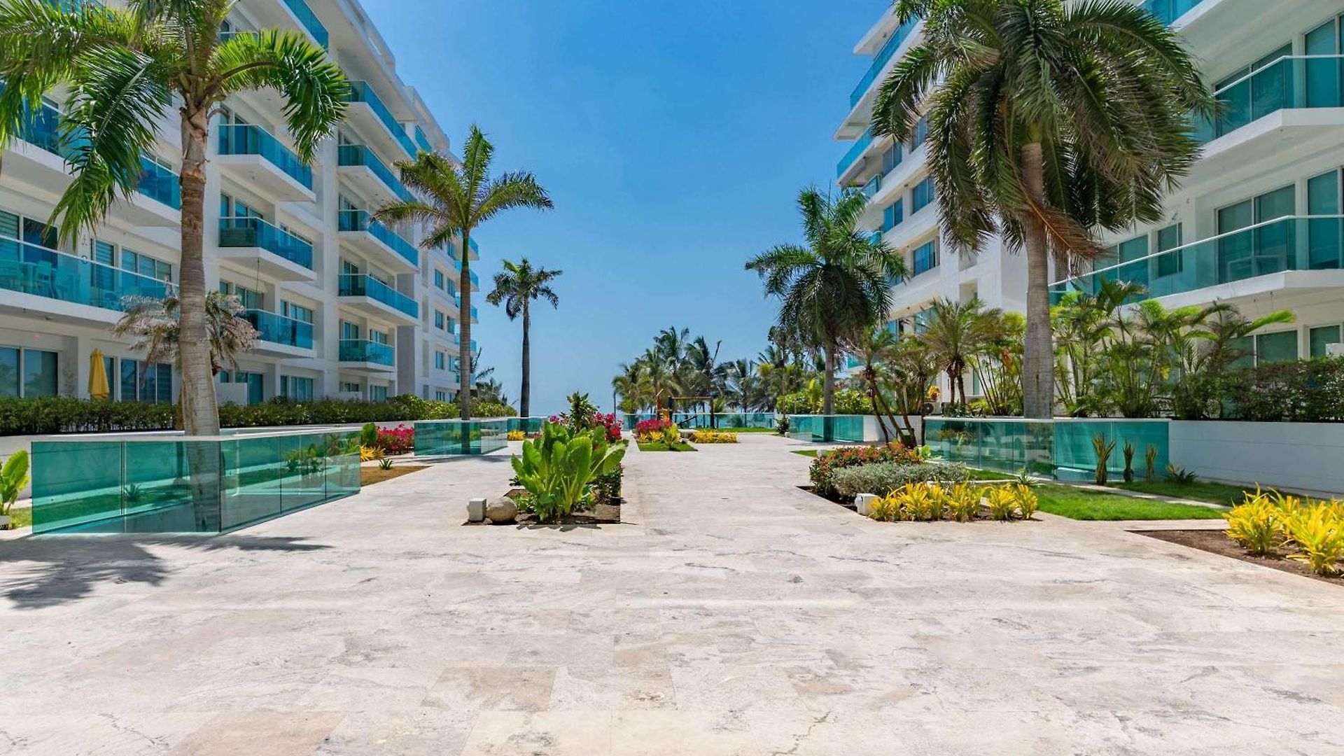 Deluxe 2br With Terrace In Morros